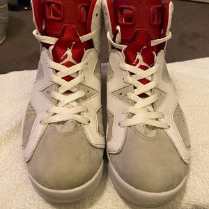 Jordan 6 Retro Alternate Hare. Size 12. White/Gym Red Pure Platinum. Preowned.